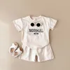 Conjuntos de roupas 2024 Summer meninos de moda de moda letra bordada camisetas+shorts 2pcs Casul Infant Sets