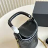 أكياس دلو المصمم كيس كتف مبطن Y Sheepskin Draphring Handbag Quality Quality Bag Crossbody Bag Gold Metal Stail Wallet 240415