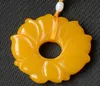 Fina smycken Kina Naturligt vackert Handcarved Yellow Jade Lotus Shape Pendant Halsband 1101116