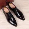 Swobodne buty luksusowy modny modny sukienka weselna patent skórzany koronkowy buty derby spiczasty stóp stóp dżentelmena obuwie zapatos