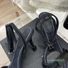 2024 denim sandalen retro ronde tenen slippers trouwschoen voor feest gewatteerde textuur glijbaan