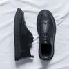 Casual schoenen 2024 Men Klassieke zwarte ronde teen brogue dikke zool modeontwerper faux lederen schoenen cool b169