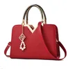 Luxurys designers väskor mode kvinnor väska axel läder messenger väskor klassisk stil mode lady totes handväskor handväska 10-13424
