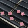 High End Designer VanCleff New Rose Pink Faced Five Flower Armband Womens 18k Gold Luxury Mervile Natural Shell Handicraft