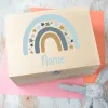 Box Personalisierte Baby Regenbogen Box benutzerdefinierte hölzerne Infett Memory Box Kleinkind Keepsake Box Neugeborene Dusche Geschenk Baby Geburtsstatistik Geschenk