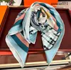 Women Designer Silk Scarf Fashion Brand Wrap Head Scarfs Square Silk Twill Pashmina Scarves Shawle Pleated Birthday Present Enkel att matcha Soft Touch 2Color