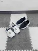 Luxe kinderen sneakers ontwerper babyschoenen maat 26-35 doos bescherming ademende gebreide ontwerpen meisjes schoenen slip-on boys schoenen 24april