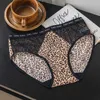 Panties pour femmes Sexe sous-vêtements imprimées léopard pour filles avec des sangles à la mode et pantalon triangle d'entrejambe en soie de glace 2024