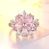 Bandringar Elegant Fashion Sakura Princess Engagement for Bride Jewelry Romantic Cherry Blossom Zircon Lady H240425