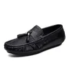Chaussures décontractées 2024 Été Hollow Breathable Sof Sole Style Slip-On Le cuir de haute qualité Mode de luxe de haute qualité