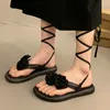 Sandaler Rom Women Flats tofflor Skor Flower Beach Dress Flip Flops Summer 2024 Designer Walking Casual Femme Slides