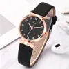 Petite et frais Tempérament Belt Quartz Watch Wholesale for Women's Fashion Digital Petal Pattern Women's Watch