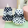 Vestimenta de ropa para perros gato de gato vestido de falda con anillo de tracción patrón de lunares de lunar bownot para perros desgaste