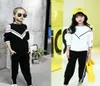 2019 New Fashion Teen Kids Girls Stripe Tracksuit Off épaule Tops Pantalons Sports Costumes Tenues pour enfants Suite 5226682