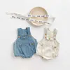 Rompers zomer baby babymeisjes jongens mouwloze denim knoppen overalls kinderen mode kleding katoen jumpsuits cadeau hoed bodysuits d240425