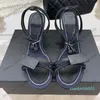 2024 denim sandalen retro ronde tenen slippers trouwschoen voor feest gewatteerde textuur glijbaan