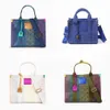 Woman kurt geiger handbag Canvas Rainbow Tweed Bag Woman Mens Designer the Tote Bag Luxurys Shoulder Crossbody Luggage Shop Bags Top Fashion Travel Duffle Bag 834