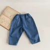 Hose neue Frühlingsbaby Jeans Jungen Komfort gutaussehende Denimbluepants Kinder Mädchen Outwear Hosen H240425