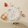 Rompers trigren 0-24m schattige zomer babykleding peuter meisjes katoenen vlieg mouw bloemenprint romper top haarband 2 stks outfits d240425