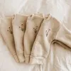 Vêtements Ensembles Corée Baby Girls Hiver Girls Set Flower Fleece Pullover Sweatshirt + Pantalon Set Girls Charger Tracksuit Toddler Girl Girl Vêtements Outfitl2404