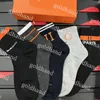Fashion Mens Sport Sock Brand Letter Sock imprimé Cinq paires Coton chaussettes de coton confortables chaussettes respirantes