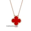 Designer Luxury Necklace Fanjia 1 Hög version Klöver kvinnor dubbelsidig naturlig röd agat hänge i benbenet