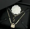 Designer Bag Pendant Neckor for Women Luxury 18k Gold Plated Copper Pearl Handbag Pendant Halsbandsmycken Hög kvalitet