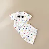 Kledingsets Babykleding Set Pasgeboren meisjes Casual Full Body Gedrukte liefde en plaid korte mouwen T-shirt+shorts vakantiestijl jongens outfit H240425