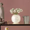 Vasen kreative einfache Keramik Vase Pink White Round Ball Perlenpulver Wohnzimmer Desktop Dekoration