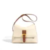 Saco quadrado de couro contrastante contrastante para primavera/verão 2024 simples e casual ombro único ombro crossbody arron