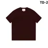 Lyxdesigner Kvinnor och mens högkvalitativa T-shirt Kort ärmmode Fashion Cotton High Quality Sports T-shirt Topp 240425