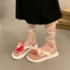 Sandalen Rom Frauen Flats Pantoffeln Schuhe Blume Strandkleid Flip Flops Sommer 2024 Designer Walking Casual Femme Slides