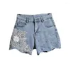 Shorts femininos 2024 Bordado pesado de moda de cor leve de cor de verão usada com cintura alta temperamento de fitd girl de jeans de perna larga