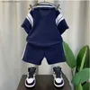 Kledingsets Childrens Clothing Set Boys Summer Polo Shirt 2023 Nieuwe broek met korte mouwen tweedelige Q240425