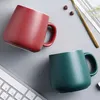 Tumbler moderne einfache farbige Keramik -Kaffeetasse mit Deckel und Löffel Büro Home Paar Tee Tasse für Geschenke 1PCS H240425