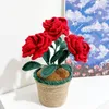 Fleurs décoratives faites à la main à la main au crochet rose Ornements de bureau