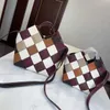 Sac fourre-tout haute définition série de veau pour femmes en cuir à main le pozzle tissé végétal tissé échecboard