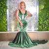 Uniques Green Promdress 2024 Elegant V Neck Mermaid Black Girls Prom Dresses Beaded Velvet Formal Evening Dress Sweep Train Robe De Soiree Reception Second Party