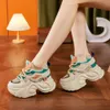 Plateforme Femmes Chaussures de printemps 2024 Nouvelle découpe Sandales en mailles respirantes pourdies Lacet-up Sneakers décontractés