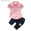 Set di abbigliamento Summer Nuovo uomo carino abbigliamento per bambini camicia a maniche corte+pantaloncini cotone bambino q240425