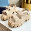 2024 Female primavera ed estate Nuova serie di sandali Serie classiche Sandals spessa Sandals tessuto di pelle di pecora in pelle di pecora altezza da 6 cm in schiuma da 6 cm Solica morbida Casualmente Sandali da donna Casual Domande 35-41