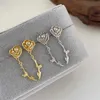 Dangle Kronleuchter koreanischer Metall Rosenblumen Ohrringe für Frau Vintage Silber Farbe Unregelmäßige romantische Blumenohrringe Ästhetische Schmuck Geschenk