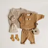 衣料品セット2024春のファッションベビー服の女の女の子の男の子の服セット新生児スウェットシャツ +パンツキッズスーツ衣装セットアクセサリーsl2404