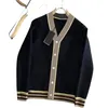 고급 가을과 겨울 남성 V- 넥 스웨터 니트 재킷 한국 슬림 핏 패션 캐주얼 카디건