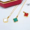 2024 Classic Four Leaf Clover kettingen Hangers 999 Volledige gouden bloemblaadjes Gras hang ketting Vrouw Lucky Hotan Jade ingelegde kraag