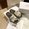 スライドMIUI CHENEL SANDALS CHLOOEフランスのファッションブランドスリッパ女性CD刺繍ダブルレイヤーアウトソールライトフラットスリッパ