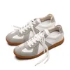 Chaussures d'entraînement allemandes de printemps, chaussures pour hommes et femmes, chaussures de planche basse, chaussures décontractées, cuir de petites chaussures blanches surélevées en cuir, chaussures de sport