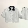 백인 여성 블라우스 티셔츠 스커트 고급 디자이너 캐주얼 데일리 셔츠 의상 편지 블라우스 짧은 치마 여름 yong 레이디 걸 거리 스타일 셔츠 세트