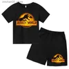 Kledingsets Childrens Summer Dinosaur T-shirt+shorts 2p jongens en meisjes horrorpatroon casual huis buitensporten comfortabel Q240425