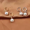 Chandelier enveloppe 2024 Nouvelle mode blanc Imitation Perle Perle Boucles d'oreilles pour femmes Couleur or Tiny Huggies Hoops Moucles d'oreilles